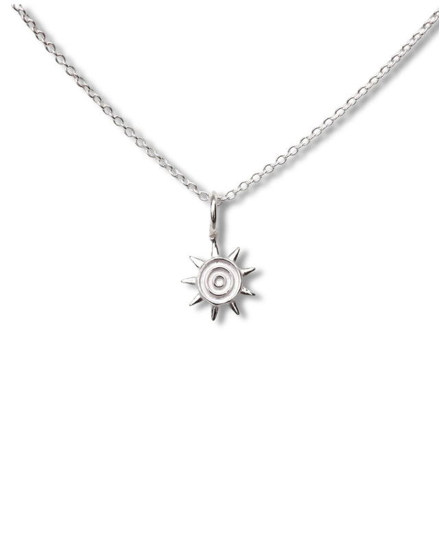 halsband med sol i 925 silver