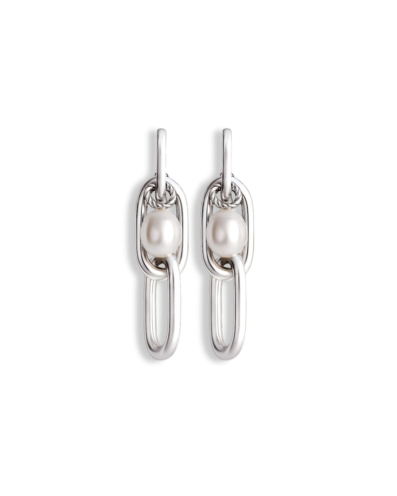 Hängande örhängen med kedjor och pärlor i äkta silver.