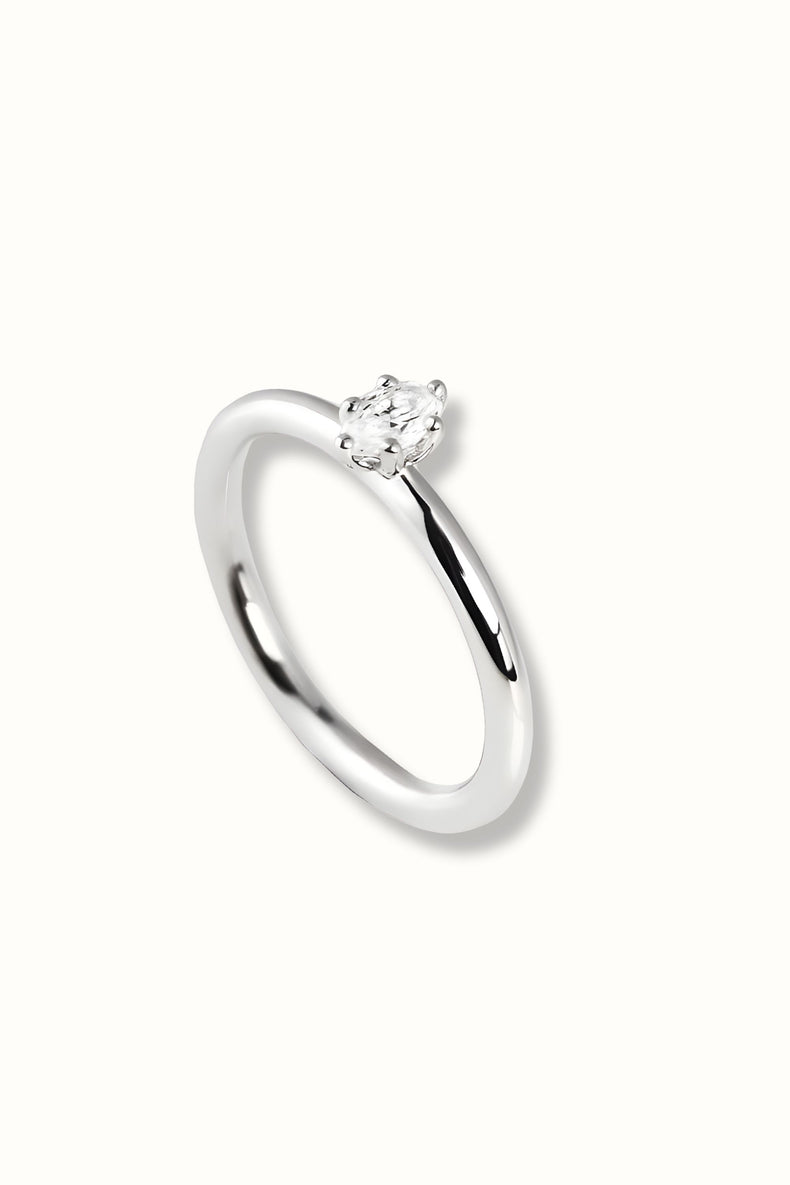 Diamantring i silver med oval äkta diamant, 0.25 carat