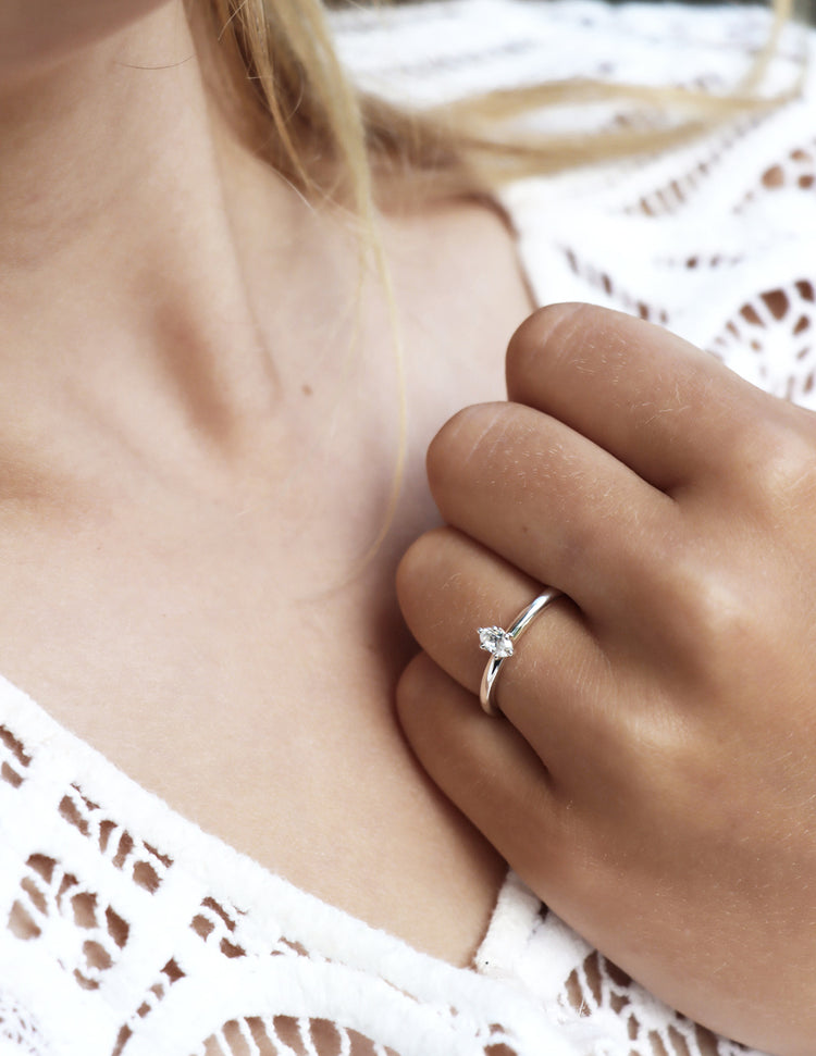June 0,25 ct + Plain diamantring | Vigsel/Förlovningsring Par