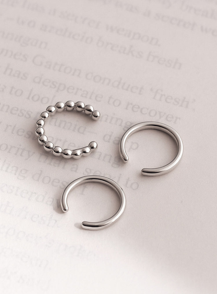 Schlichter dünner Ohrring, silber