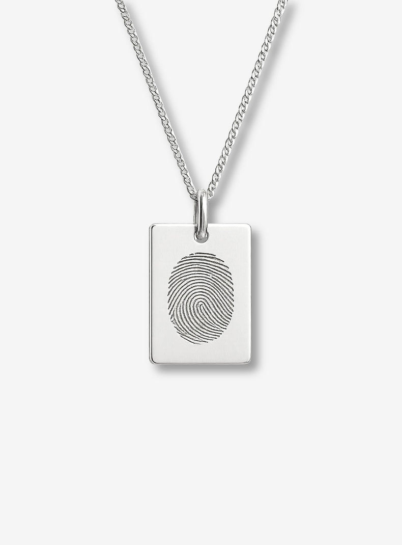 Halsband till herr i 925 silver med eget graverat fingeravtryck.