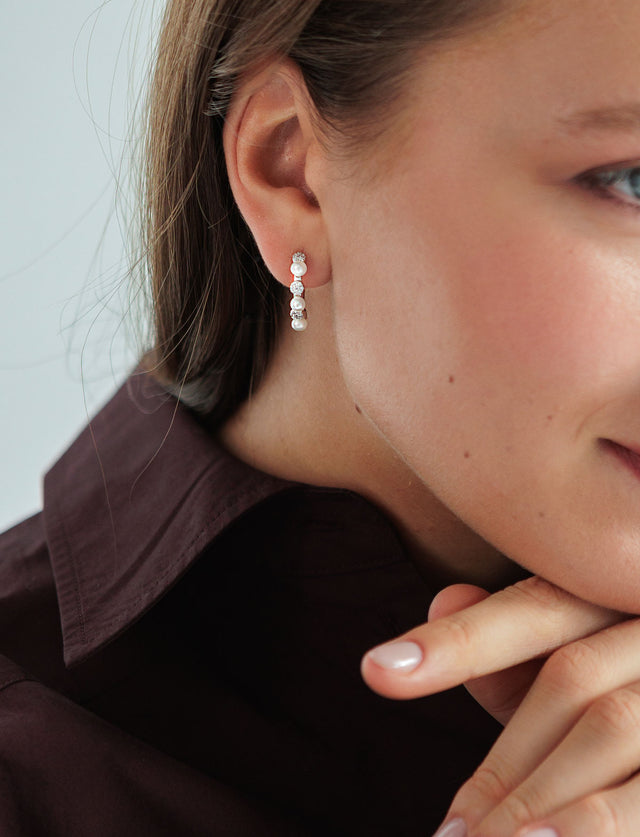 Kampanj! Dotted Crystals & Pearls Hoops, örhängen