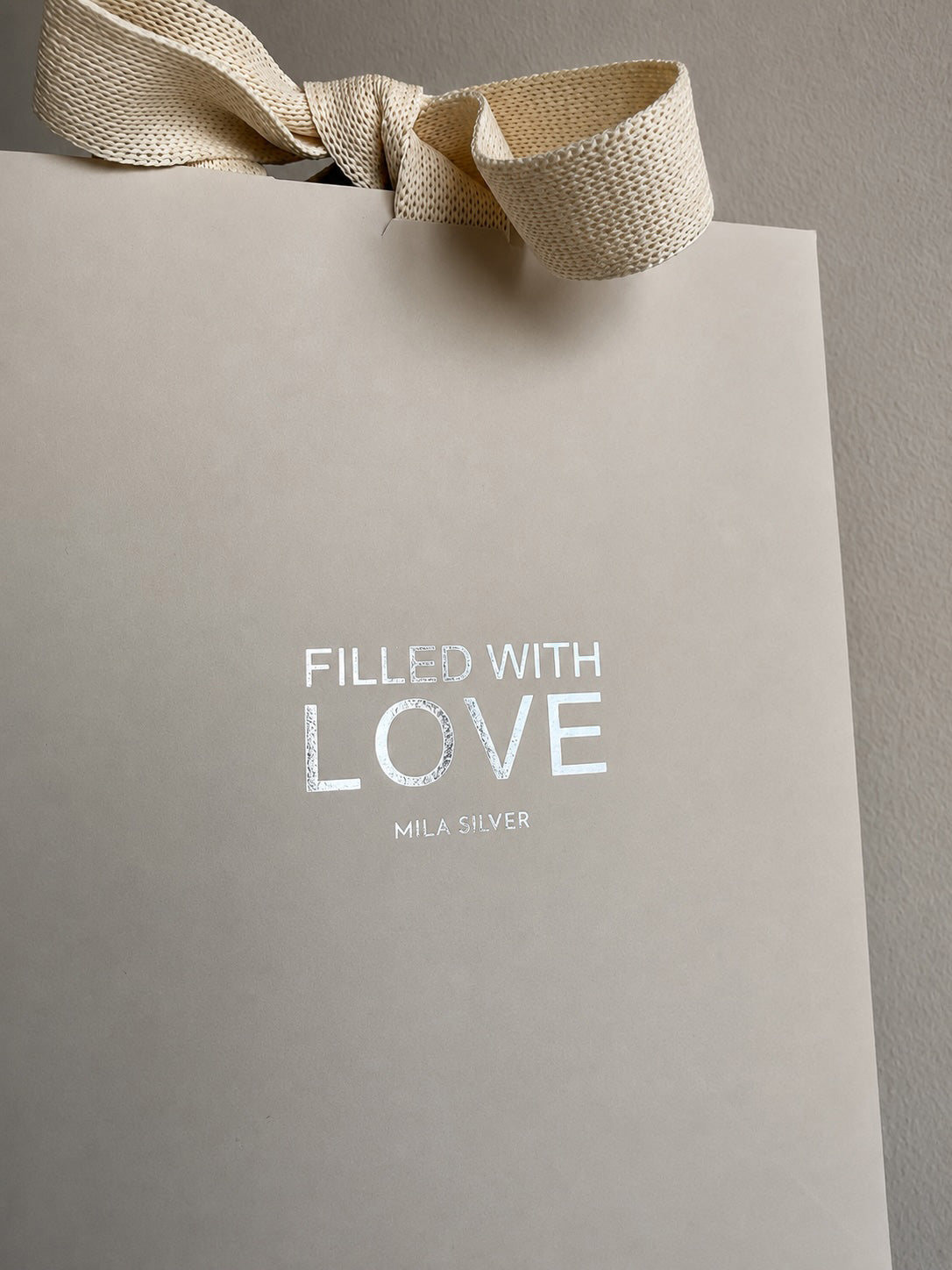 Köp Lyx Presentpåse | Filled With Love