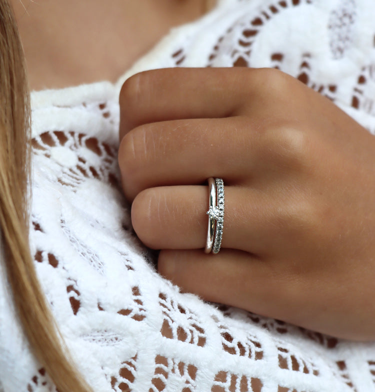 Julie 0,10 ct + Elise diamantring | Vigsel & förlovningsring Par