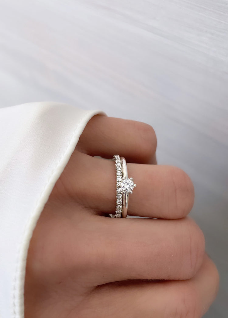 Julie 0,25 ct + Plain silverring 5 mm | Förlovningsringar Par