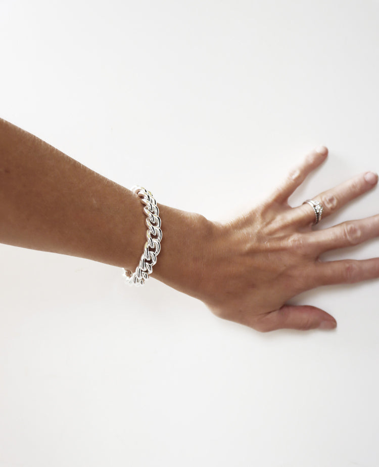 Armband med bred chunky pansarlänk i 925 silver till dam. 