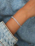 Armband med 5 mm bred pansarkedja i silver. 