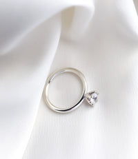 Silverring med 0,5 ct diamant. 