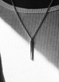 Halsband i silver med stav i kedja