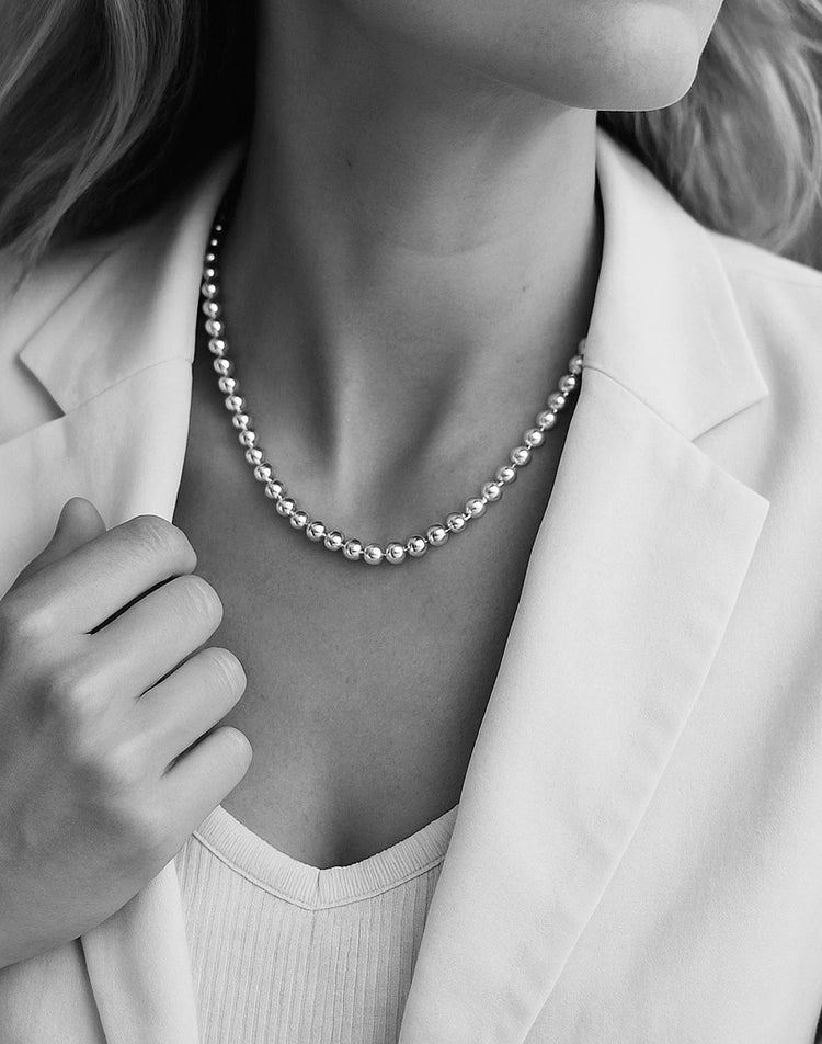 Silberne Perlenkette, Silber