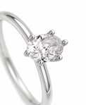 Ring med oval diamant 0,75 ct. 