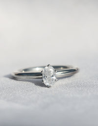 June 0,5 ct Oval diamant, Solitärring Vigsel / Förlovningsring