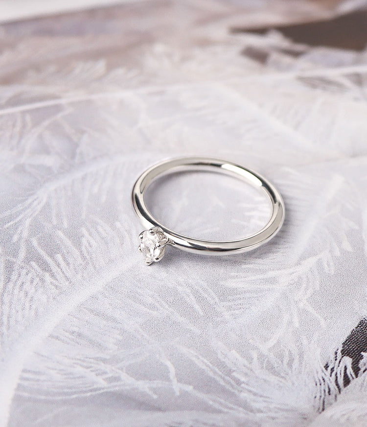 June 0,25 ct oval diamant, Vigsel / Förlovningsring