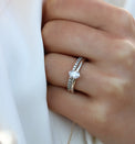 Oval diamantring 0,5 ct med alliansring. 